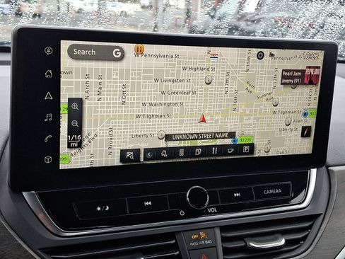 Used 2024 Nissan Altima 2.5 SV w/ SV Premium Package image 18