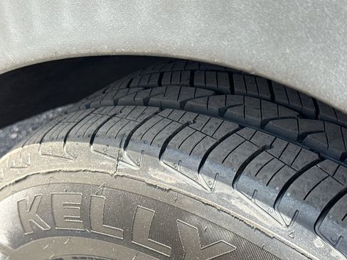Used 2019 GMC Terrain SLE w/ LPO, Floor Liner Package FWD image 10