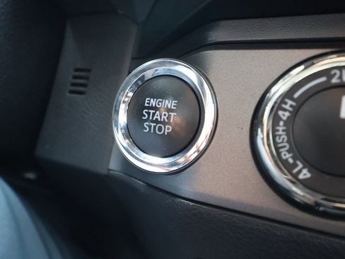 Used 2019 Toyota Tacoma TRD Sport w/ Technology Package image 21