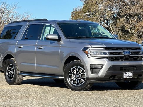 Certified 2022 Ford Expedition Max XLT image 2