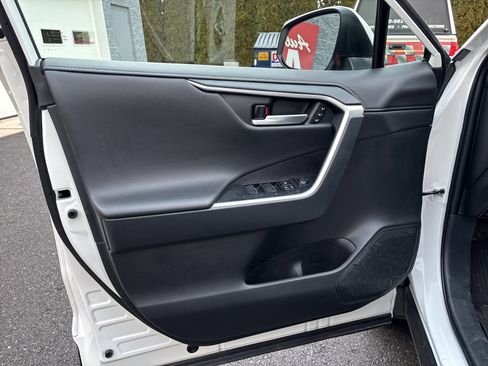 Used 2024 Toyota RAV4 Limited image 16