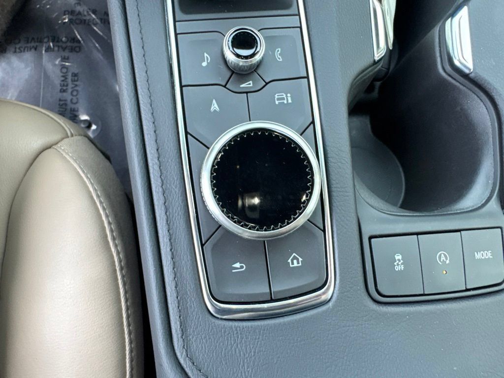 Used 2024 Cadillac XT4 Luxury w/ Cold Weather Package FWD image 50