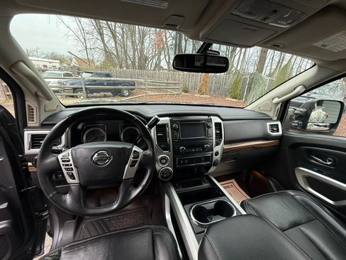 Used 2017 Nissan Titan SL AWD/4WD image 15