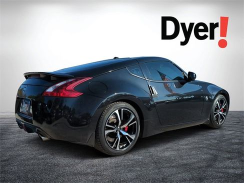 Used 2020 Nissan 370Z Touring Sport image 3