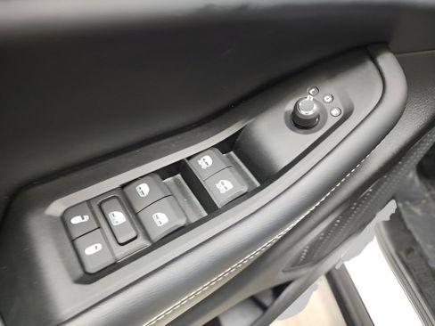 Used 2025 Jeep Grand Cherokee L Altitude image 27