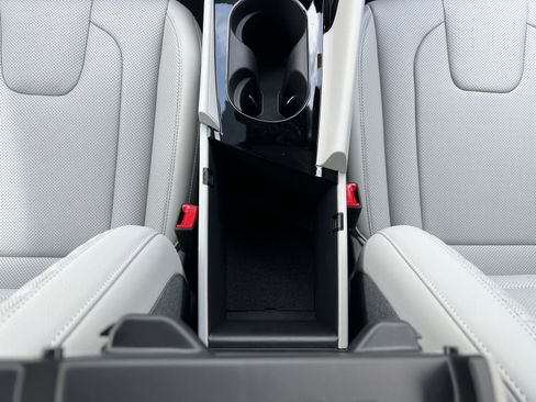 New 2026 Hyundai Elantra Limited FWD image 24