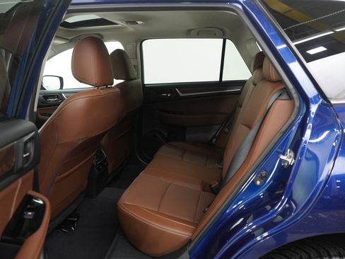 Used 2017 Subaru Outback 3.6R Touring image 15