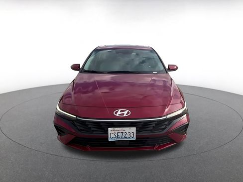 Used 2025 Hyundai Elantra Limited FWD image 3