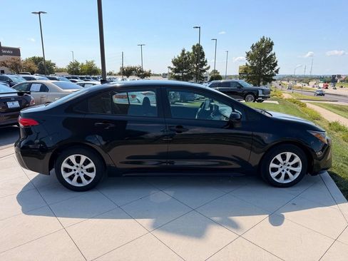 Used 2025 Toyota Corolla LE FWD image 10