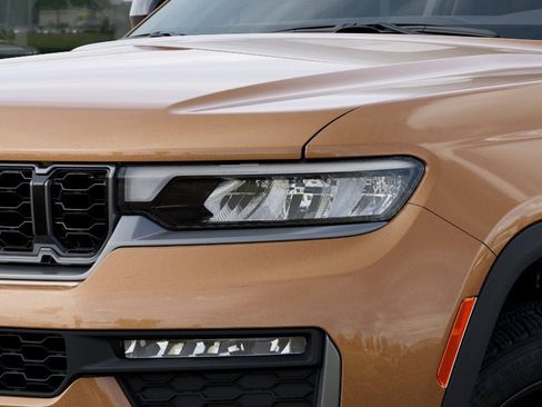 New 2026 Jeep Grand Cherokee Limited w/ Limited Altitude Package AWD/4WD image 36