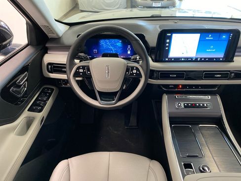 New 2026 Lincoln Aviator Premium AWD image 12