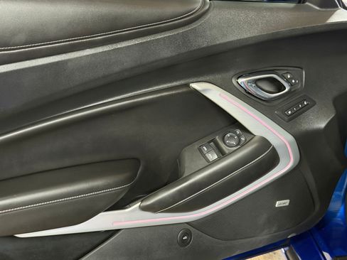 Used 2016 Chevrolet Camaro SS RWD image 11