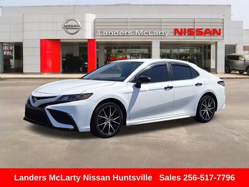 Used 2024 Toyota Camry SE FWD image 10