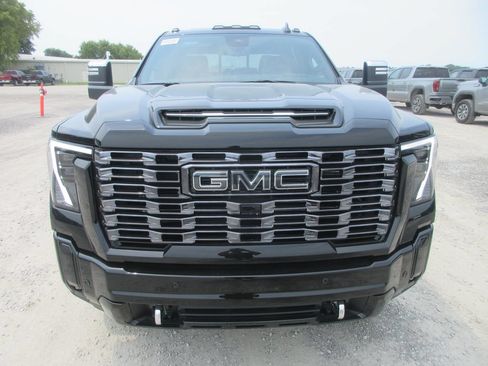 New 2026 GMC Sierra 2500 Denali Ultimate AWD/4WD image 12
