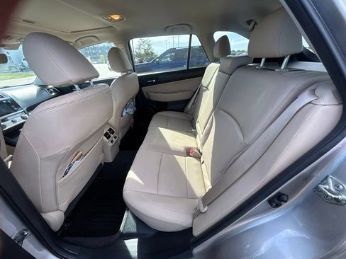 Used 2017 Subaru Outback 2.5i Limited AWD/4WD image 11