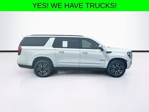 Used 2023 GMC Yukon XL AT4 AWD/4WD image 9