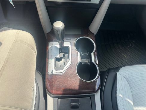 Used 2013 Toyota Camry XLE w/ Preferred Accessory Pkg FWD image 14