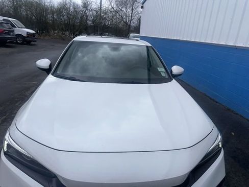 Used 2023 Honda Civic EX image 3