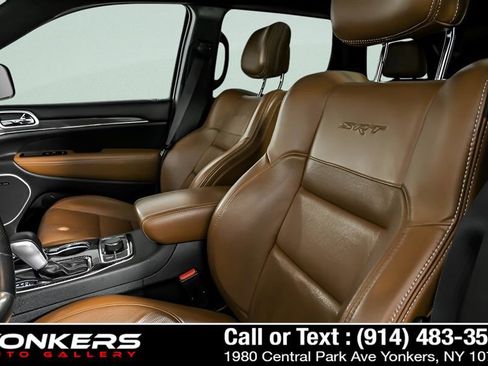 Used 2016 Jeep Grand Cherokee SRT image 14