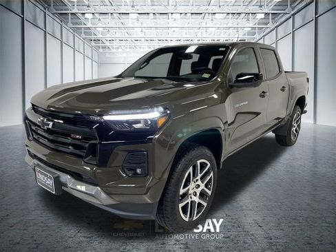 Used 2023 Chevrolet Colorado Z71 w/ Z71 Convenience Package 2 image 1