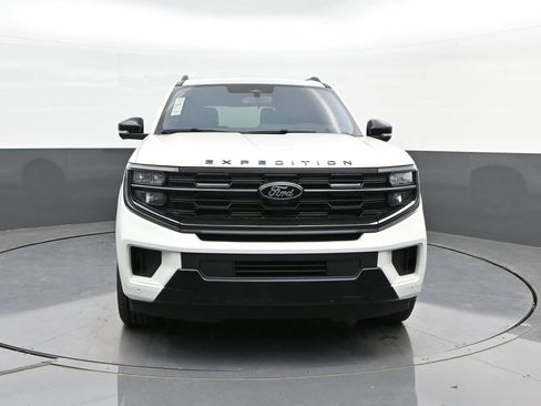 New 2025 Ford Expedition Platinum w/ Stealth Performance Package image 8