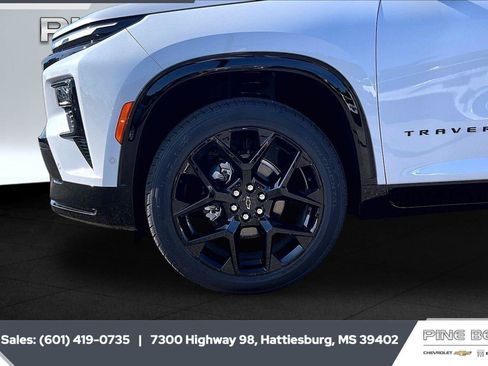 New 2026 Chevrolet Traverse RS FWD image 7