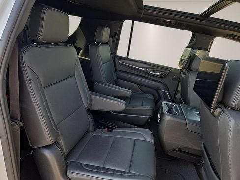 Used 2023 GMC Yukon XL Denali w/ Denali Reserve Package AWD/4WD image 15