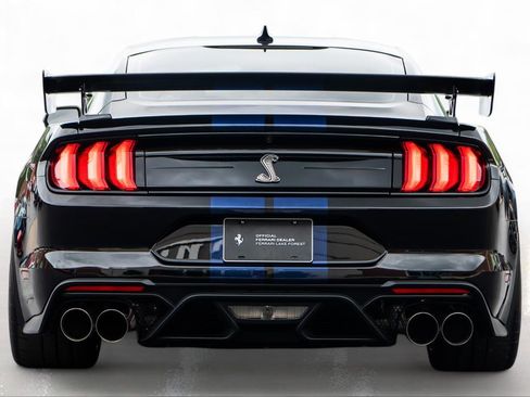 Used 2021 Ford Mustang Shelby GT500 w/ Carbon Fiber Track Pack RWD image 11