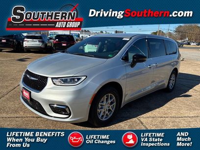 New 2026 Chrysler Pacifica Select