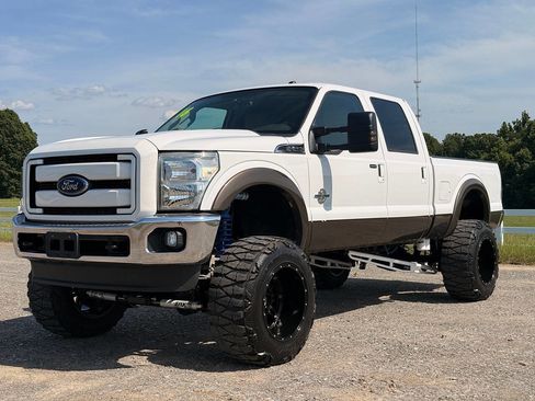 Used 2016 Ford F250 Lariat w/ Lariat Ultimate Package AWD/4WD image 2