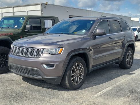 Used 2019 Jeep Grand Cherokee Laredo w/ Laredo X Package RWD image 3
