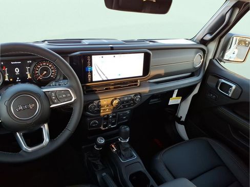 New 2026 Jeep Wrangler Unlimited Sahara AWD/4WD image 14