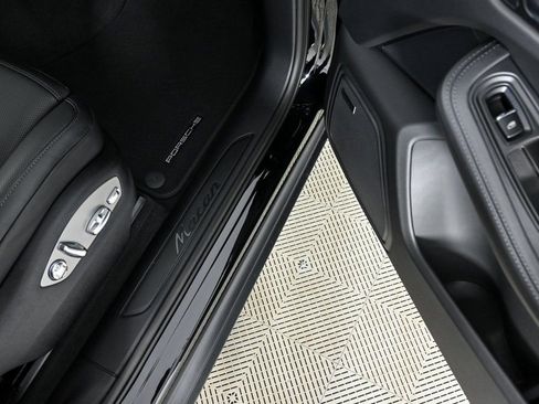Used 2026 Porsche Macan AWD/4WD image 26