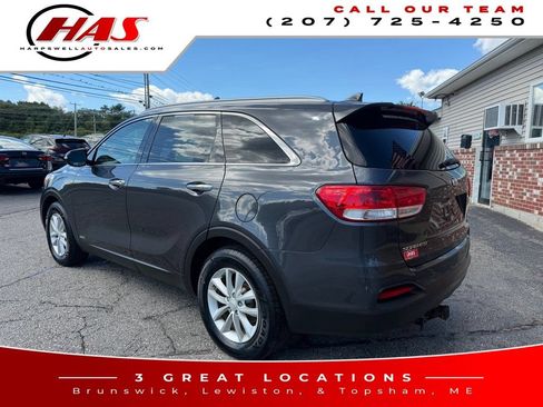 Used 2018 Kia Sorento AWD image 4