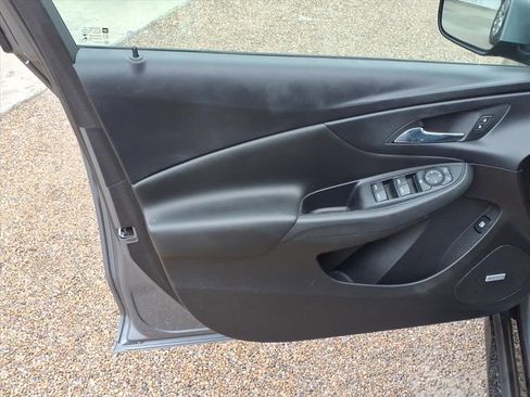 Used 2018 Chevrolet Volt Premier w/ Driver Confidence Package image 17