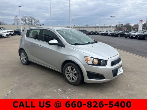 Used 2014 Chevrolet Sonic LT image 3