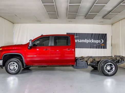Used 2024 Chevrolet Silverado 3500 LT w/ Convenience Package image 11