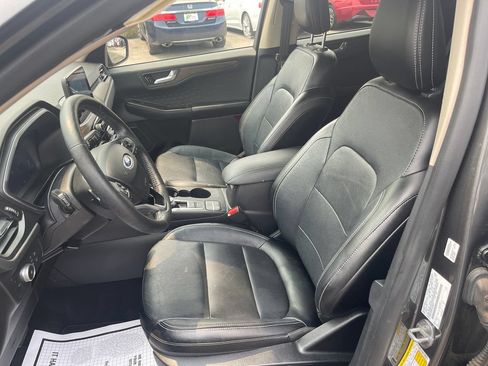 Used 2020 Ford Escape Titanium AWD/4WD image 15