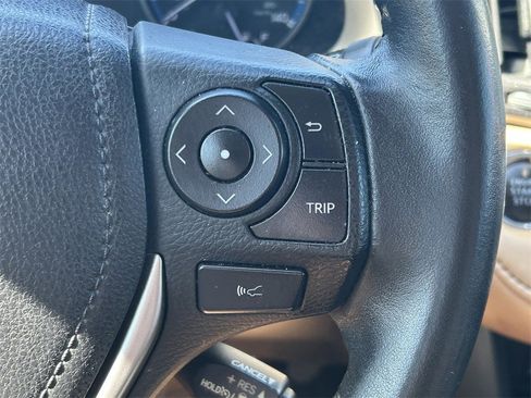 Used 2018 Toyota RAV4 XLE image 37