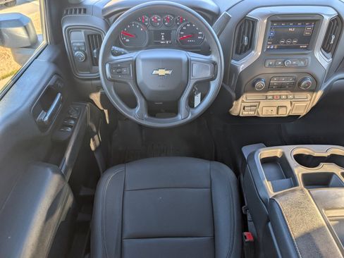 Used 2023 Chevrolet Silverado 2500 W/T w/ WT Convenience Package image 9