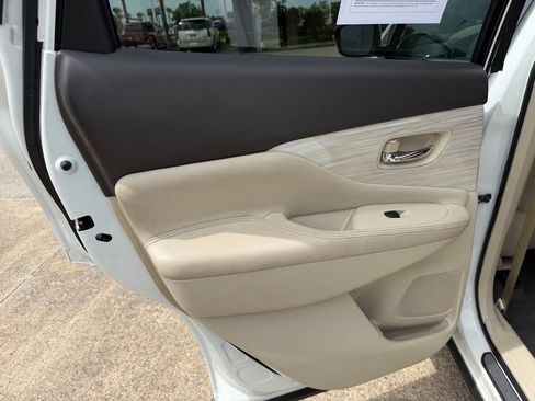 Used 2017 Nissan Murano SV FWD image 15