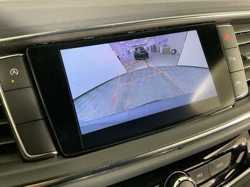 Used 2024 Buick Enclave Essence image 12