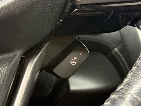 Used 2018 Subaru Outback 3.6R Touring w/ Popular Package #3 image 25