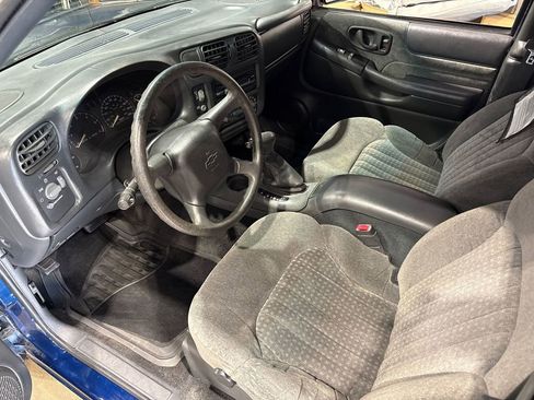 Used 2002 Chevrolet Blazer LS w/ Preferred Equipment Group image 82