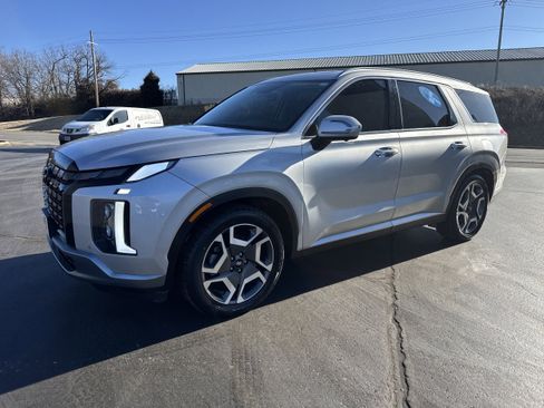 Used 2025 Hyundai Palisade SEL image 2
