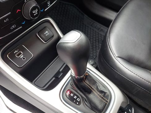 Used 2019 Jeep Compass Latitude w/ Popular Equipment Group image 27