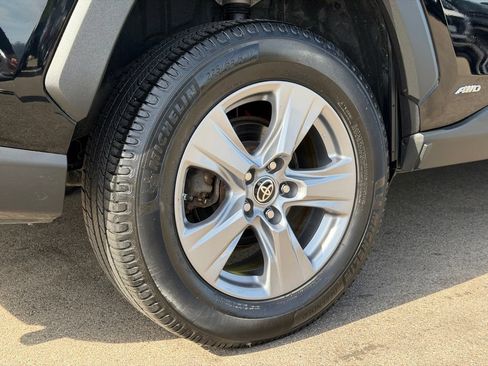 Used 2022 Toyota RAV4 LE AWD/4WD image 24