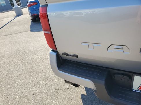 Certified 2026 Toyota Tacoma TRD Off-Road AWD/4WD image 7