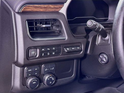 Used 2024 Chevrolet Tahoe High Country AWD/4WD image 4