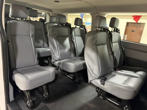 Used 2019 Ford Transit 150 XL RWD image 27